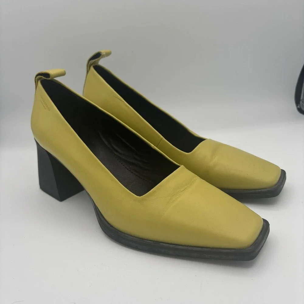Vagabond Hedda Pumps Sz 39 Yellow Green Chartreuse Square Toe Block Heel Retro - Picture 1 of 12